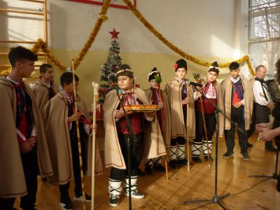 Коледно тържество - СУ Христо Ботев - Камено